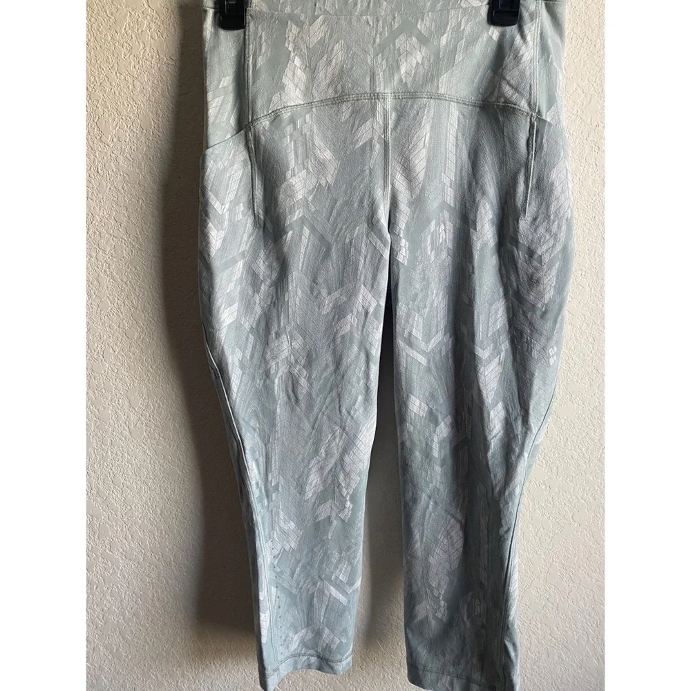 Lululemon Swift Speed High Rise Yoga Tight 28” Reverbrate Chevron Jacquard 10